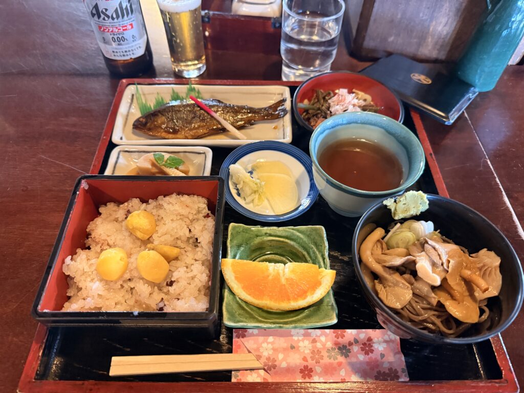 栗おこわとお蕎麦のセット